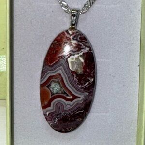 Red and White Agate Pendant Necklace